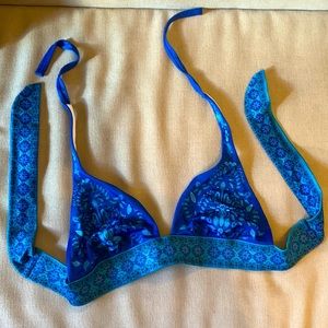 Victoria’s Secret Blue mixed print Bikini top - M